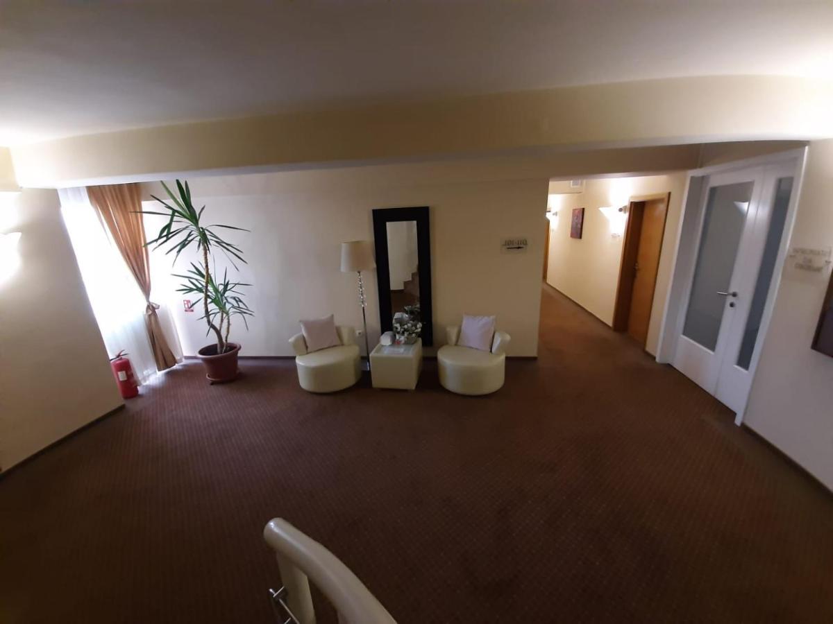 Hotel Garic Garesnica ภายนอก รูปภาพ