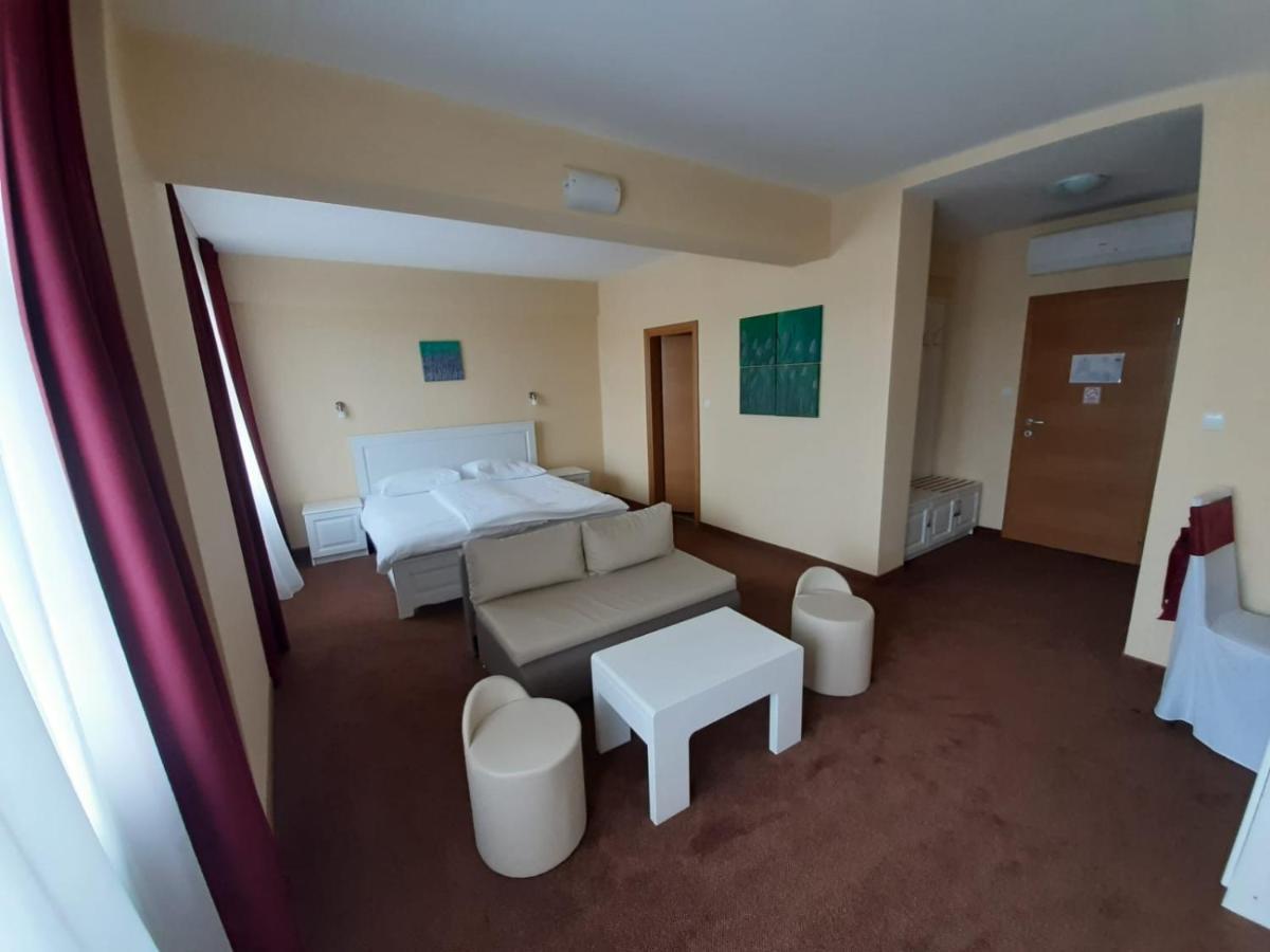 Hotel Garic Garesnica ภายนอก รูปภาพ
