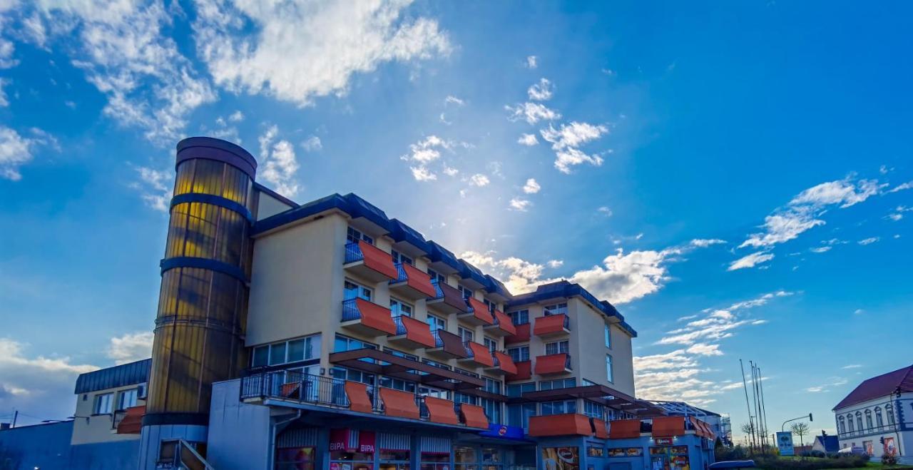 Hotel Garic Garesnica ภายนอก รูปภาพ