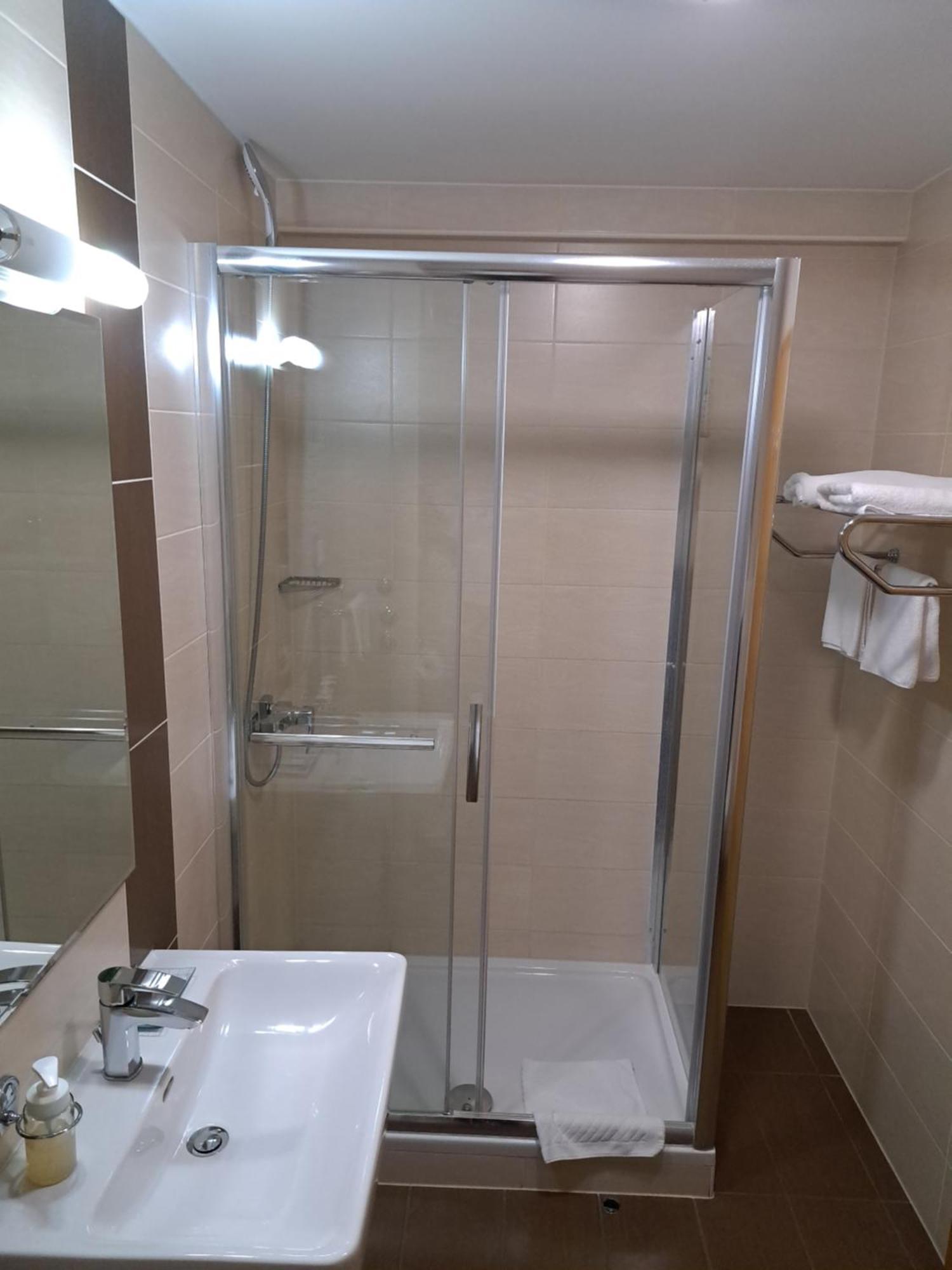 Hotel Garic Garesnica ภายนอก รูปภาพ