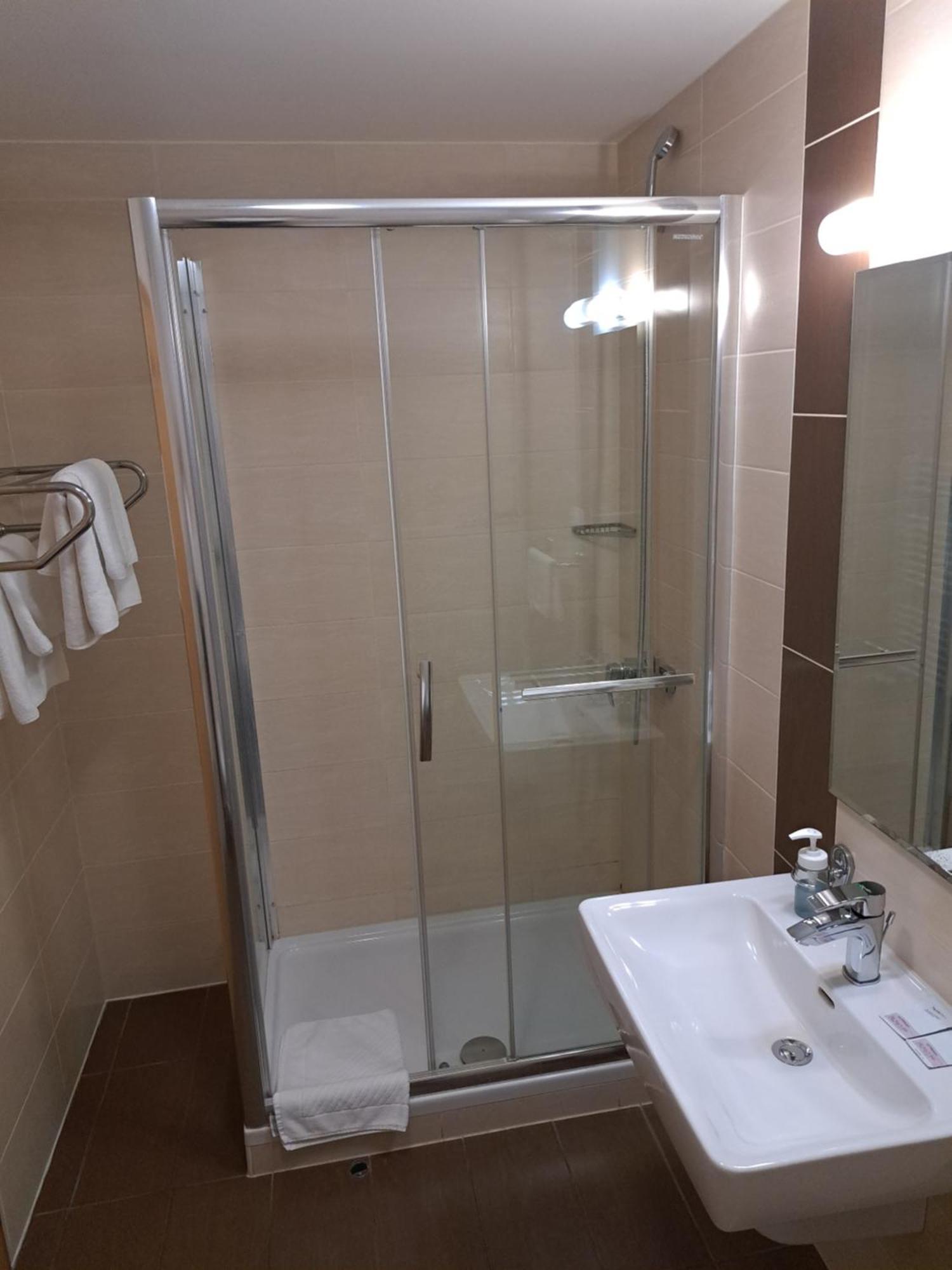 Hotel Garic Garesnica ภายนอก รูปภาพ