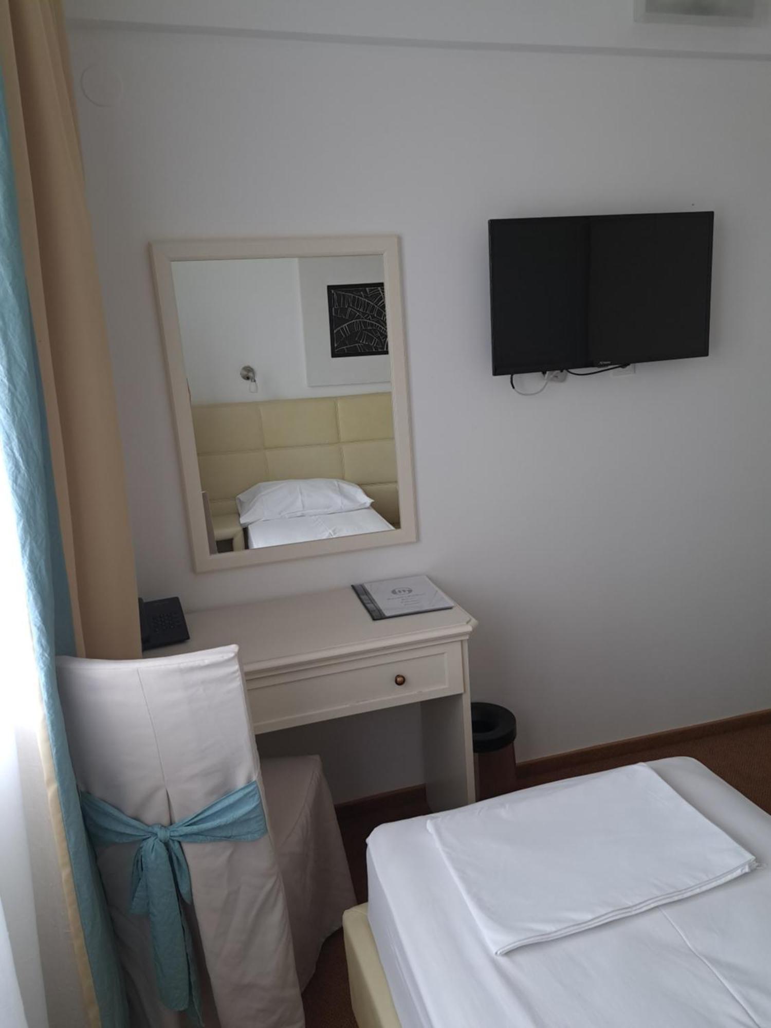 Hotel Garic Garesnica ภายนอก รูปภาพ