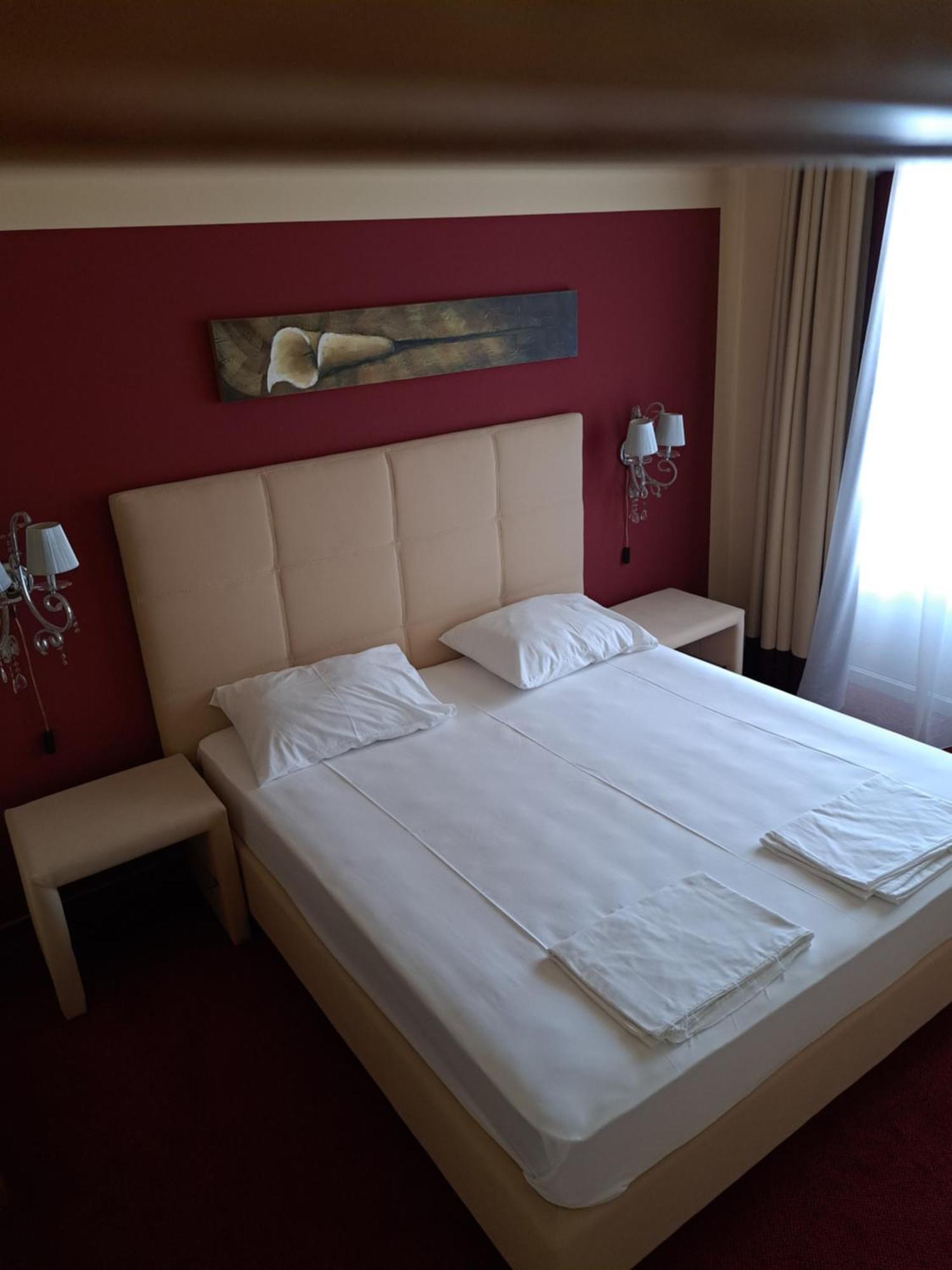 Hotel Garic Garesnica ภายนอก รูปภาพ