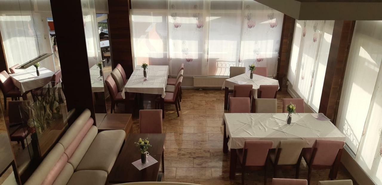 Hotel Garic Garesnica ภายนอก รูปภาพ